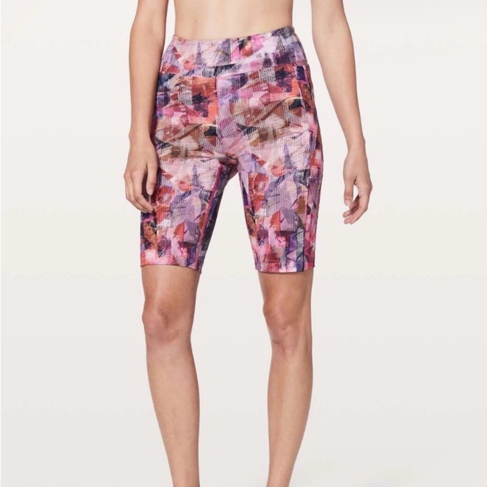 Size 6 Lululemon Athletica High Waisted Bike Shorts - On Pace Nulux